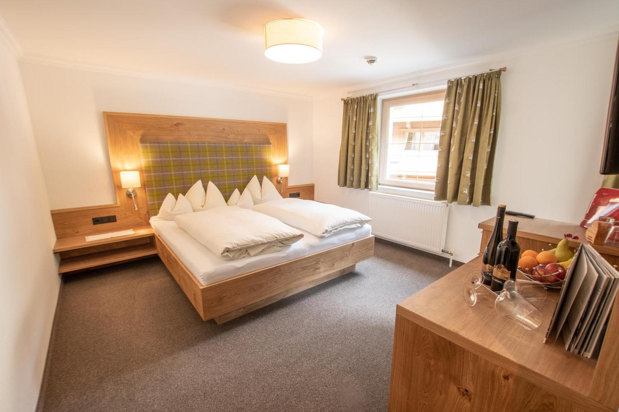 Haus Tirol Bed and breakfast